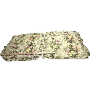 JCPenney Home 28"x 28" multi-colored 2 pillow shams 26f